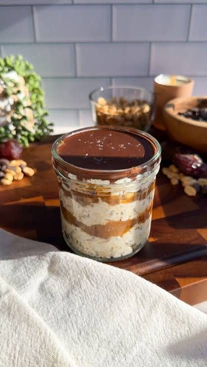 Banana overnight oats topped with banana slices and almonds